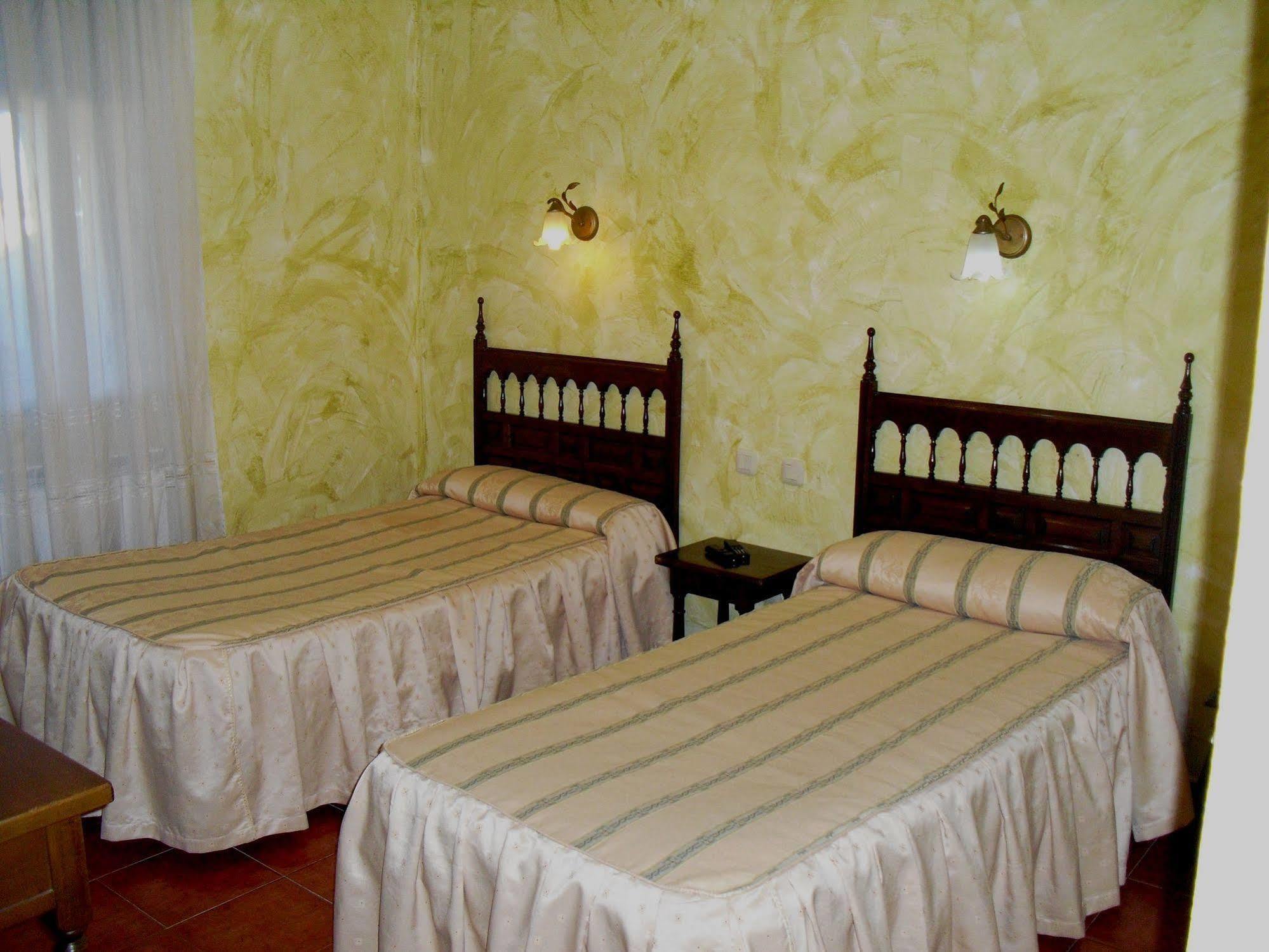 Hotel Hostal Bellas Ávila Zewnętrze zdjęcie